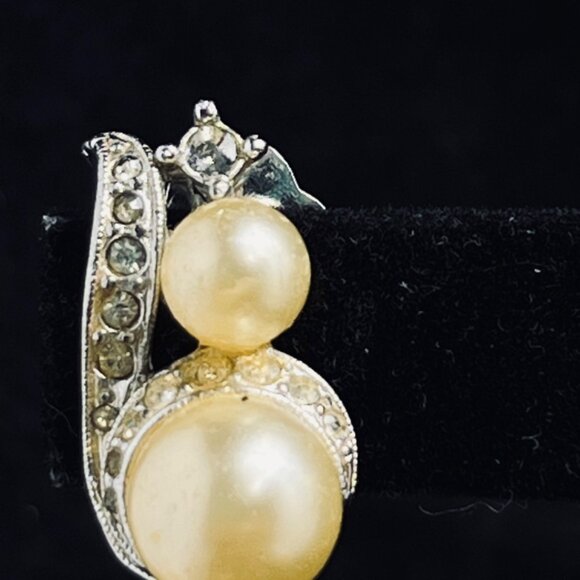 Vintage Marvella Silver Tone, Faux Pearl And Rhinestone Clip On Earrings (5266) - Picture 2 of 10